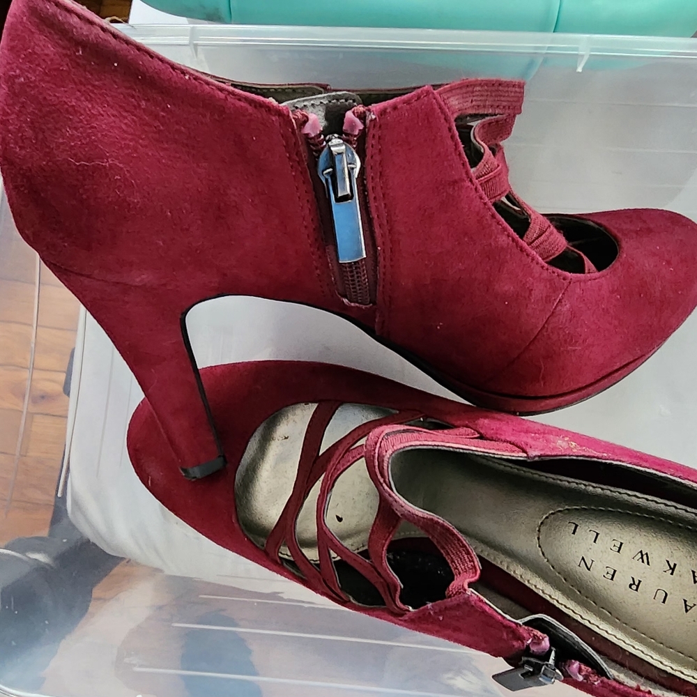 Lauren Blackwell pumps